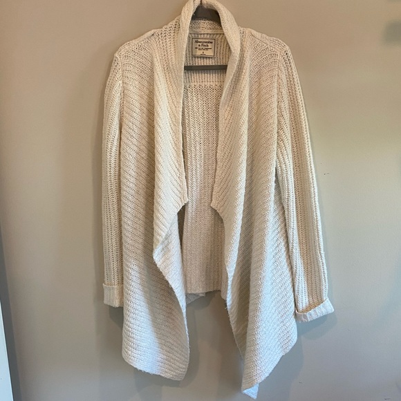 Fluffy Cream Abercrombie Sweater - Picture 1 of 3